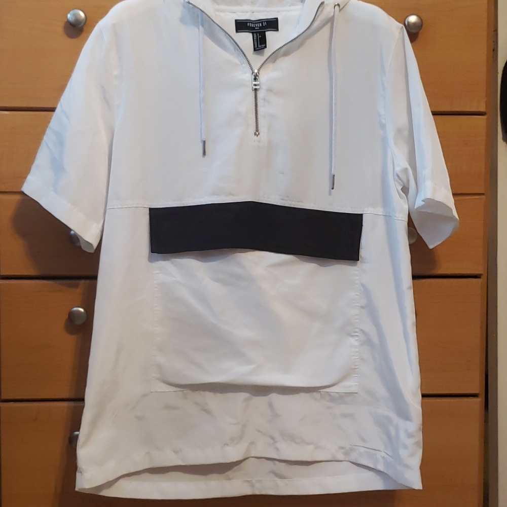 Short Pullover w/hood